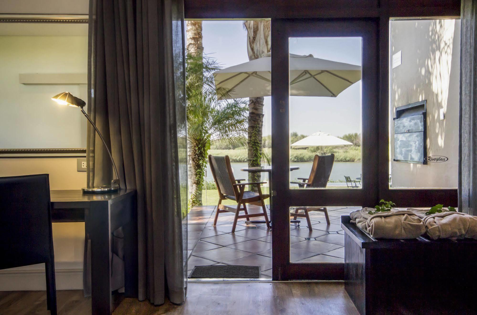 River Place Manor Upington Esterno foto