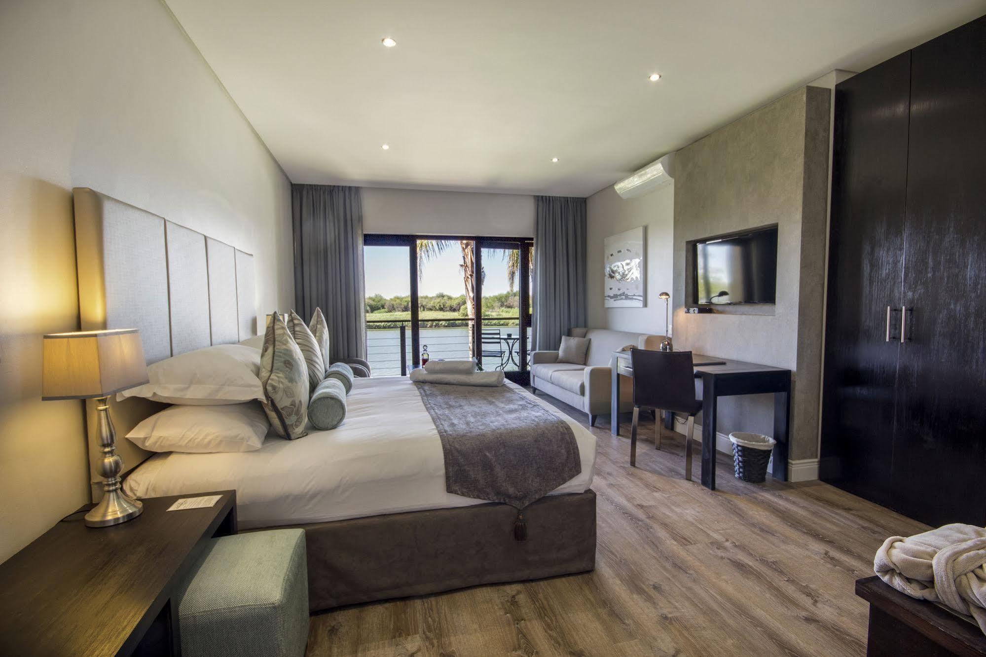 River Place Manor Upington Esterno foto